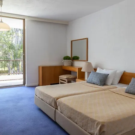 Отель Amalia Olympia 4*