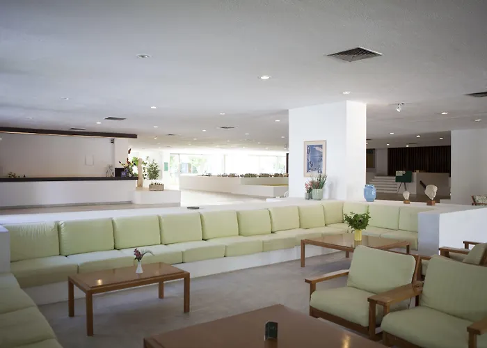 Отель Amalia Olympia